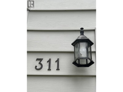 311 21ST Avenue | Vancouver British Columbia | Slide Image Four