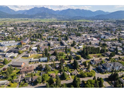 46142 CLEVELAND Avenue | Chilliwack British Columbia | Slide Image Eight