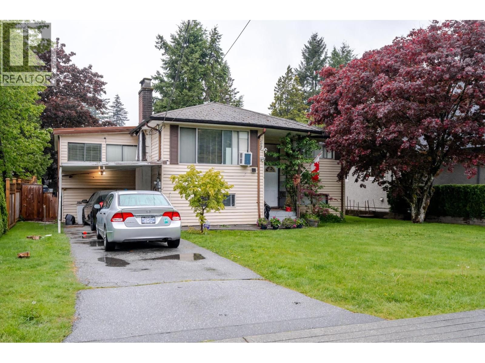 654 LINTON Street, Coquitlam, British Columbia V3J 6J9
