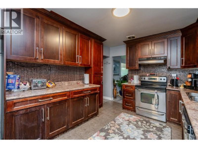 654 LINTON Street | Coquitlam British Columbia | Slide Image Eighteen
