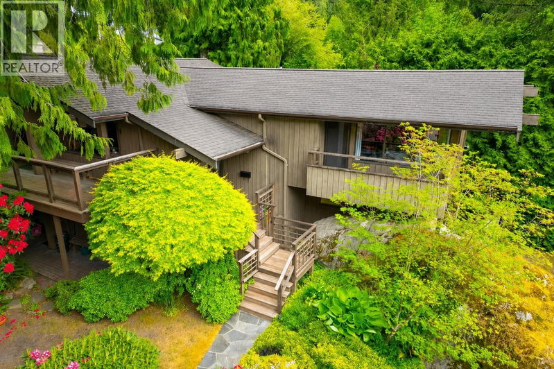 5335 MARINE Drive West Vancouver British Columbia, V7W 2P9 - 3 Bedrooms Home For Sale