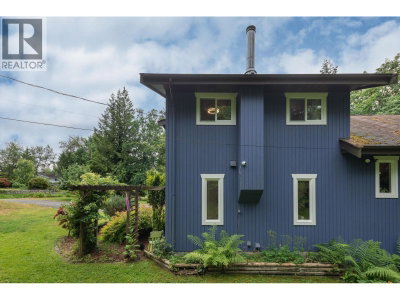 13055 238 Street | Maple Ridge British Columbia | Slide Image Eight