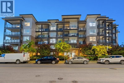 22577 ROYAL Crescent | Maple Ridge British Columbia | Slide Image Three