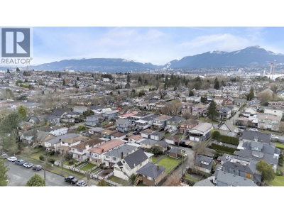 3153 PARKER Street | Vancouver British Columbia | Slide Image Twenty-three