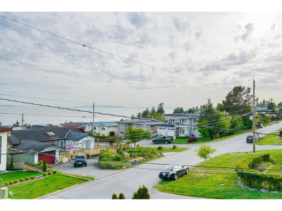 15729 CLIFF Avenue | White Rock British Columbia | Slide Image Thirty-six