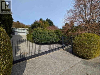 680 ST. ANDREWS Road | West Vancouver British Columbia | Slide Image Thirty-five