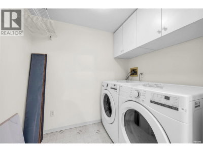 515 WHITING Way | Coquitlam British Columbia | Slide Image Thirteen