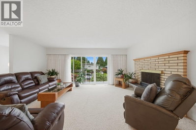 3963 SEFTON Street | Port Coquitlam British Columbia | Slide Image Three
