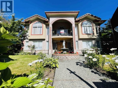 37979 FIFTH Avenue | Squamish British Columbia | Slide Image One