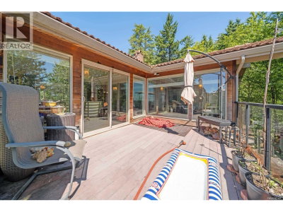 1448 SANDHURST Place | West Vancouver British Columbia | Slide Image Fifteen