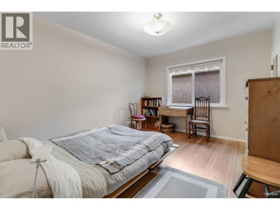 4 46TH Avenue | Vancouver British Columbia | Slide Image Ten