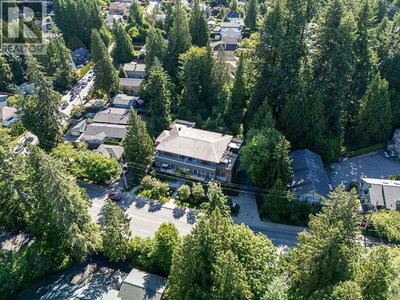 2832 CAPILANO Road | North Vancouver British Columbia | Slide Image Thirty-six
