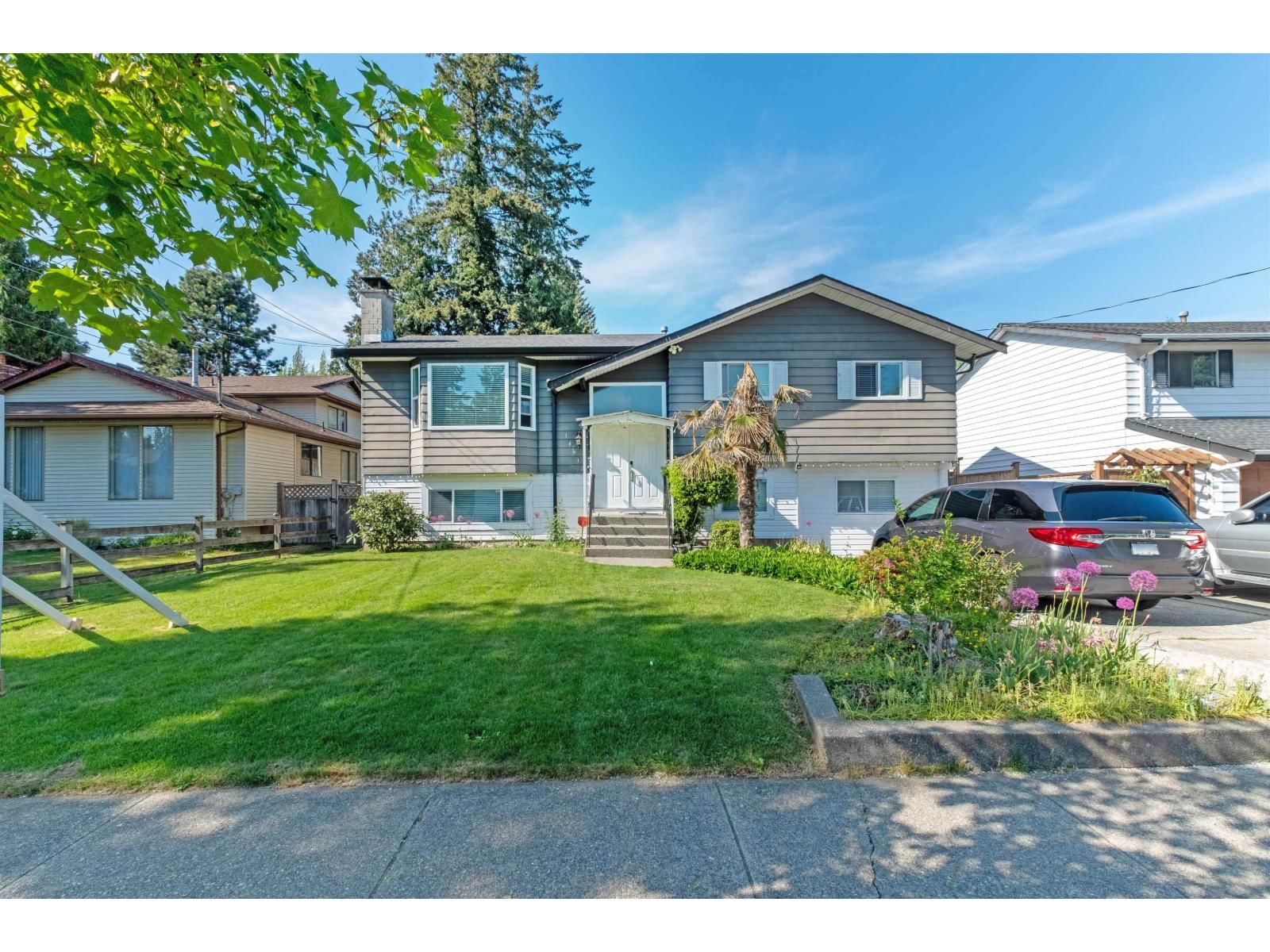 14917 92 Avenue, Surrey, British Columbia V3R 1B9
