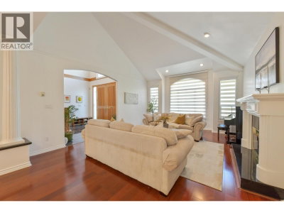 9760 GILHURST Crescent | Richmond British Columbia | Slide Image Four