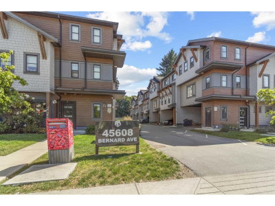 45608 BERNARD Avenue | Chilliwack British Columbia | Slide Image Four