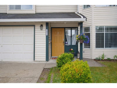 6079 173A Street | Surrey British Columbia | Slide Image Three