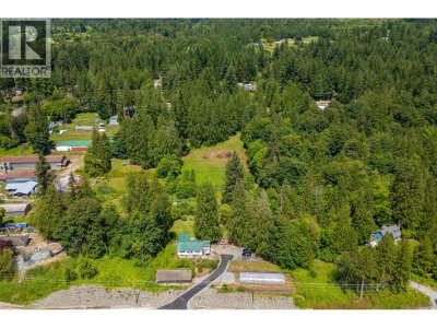28203 LOUGHEED Highway | Maple Ridge British Columbia | Slide Image Three