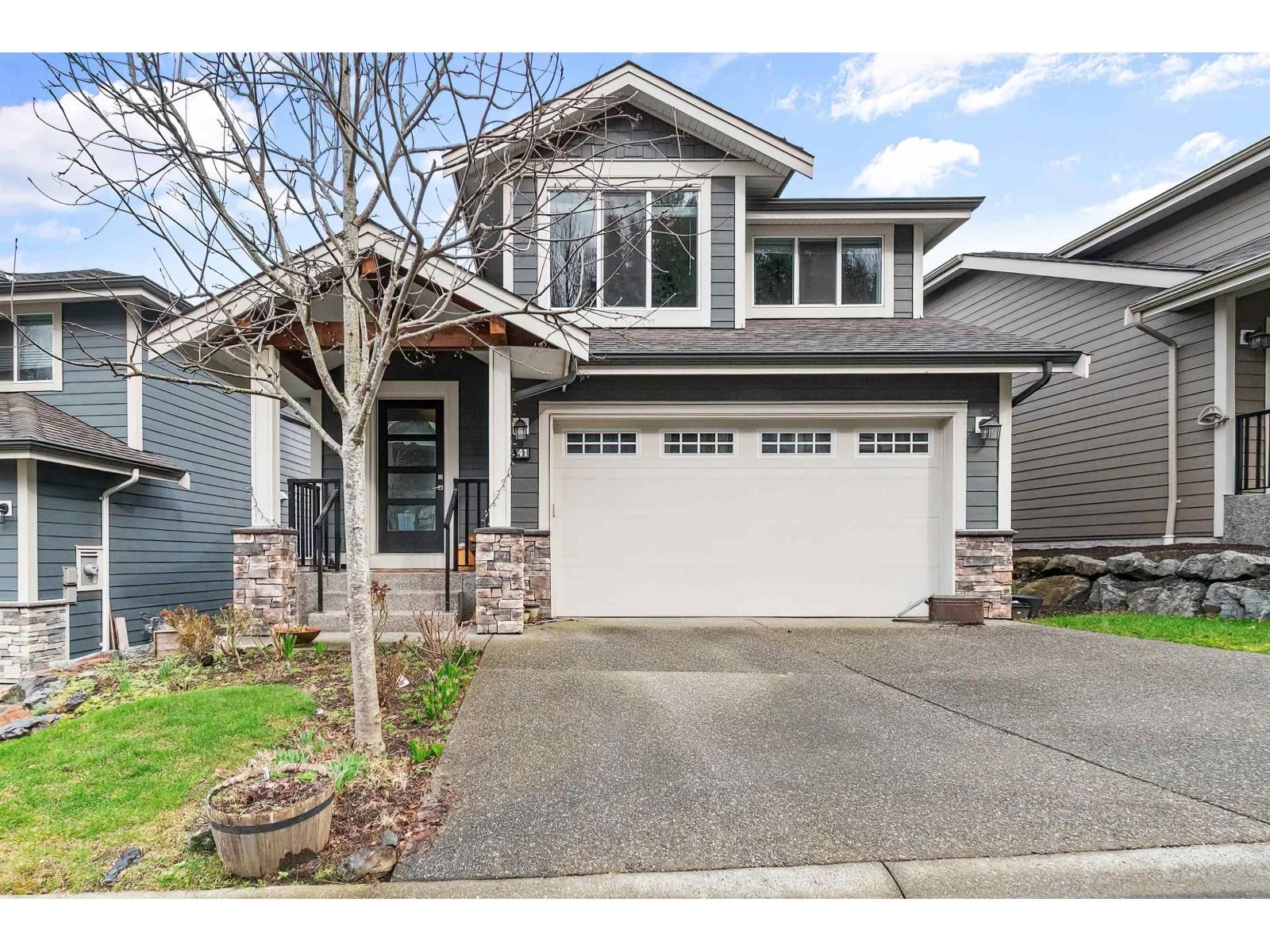 50634 LEDGESTONE Place, Chilliwack, British Columbia V2P 0E7