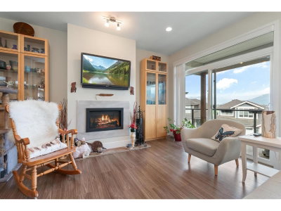 50634 LEDGESTONE Place | Chilliwack British Columbia | Slide Image Four