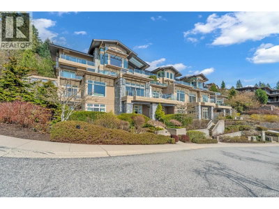 2575 GARDEN Court | West Vancouver British Columbia | Slide Image Forty