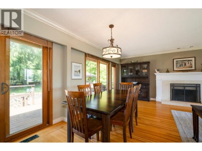 893 FRIAR Crescent | North Vancouver British Columbia | Slide Image Nine