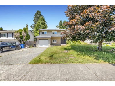 32317 ADAIR Avenue | Abbotsford British Columbia | Slide Image Four