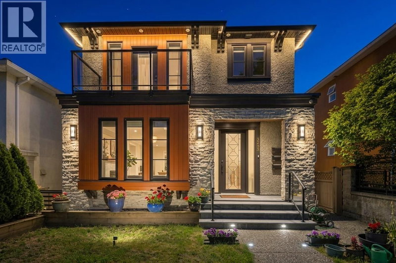 3233 GRANT Street Vancouver British Columbia, V5K 3J1 - 8 Bedrooms Home For Sale
