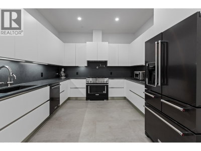 184 KINSEY Drive | Port Moody British Columbia | Slide Image Thirteen