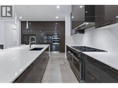 184 KINSEY Drive | Port Moody British Columbia | Slide Image Nine
