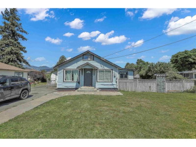46045 FIFTH Avenue | Chilliwack British Columbia | Slide Image Five