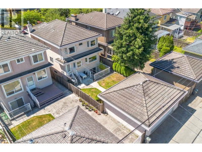 2755 20TH Avenue | Vancouver British Columbia | Slide Image Forty
