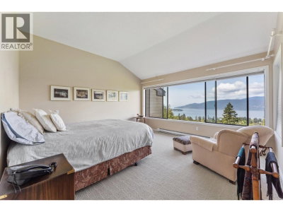 5207 ASPEN Drive | West Vancouver British Columbia | Slide Image Sixteen