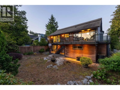 4786 MEADFEILD Court | West Vancouver British Columbia | Slide Image Twelve