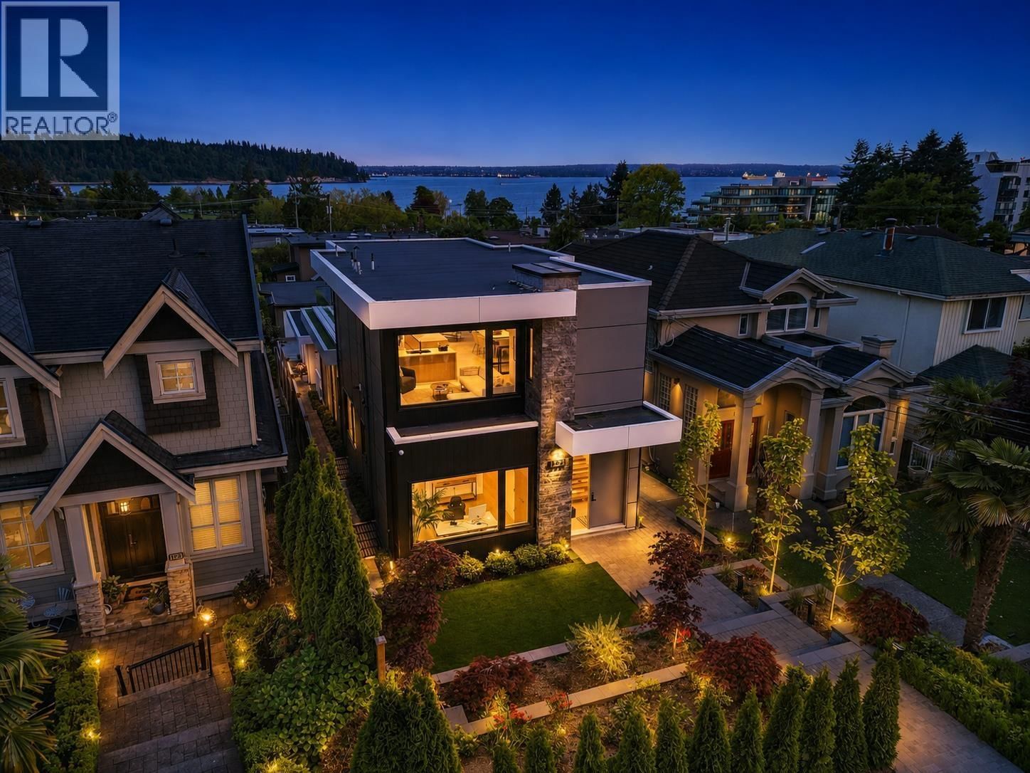 1236 DUCHESS Avenue, West Vancouver, British Columbia V7T 1H4