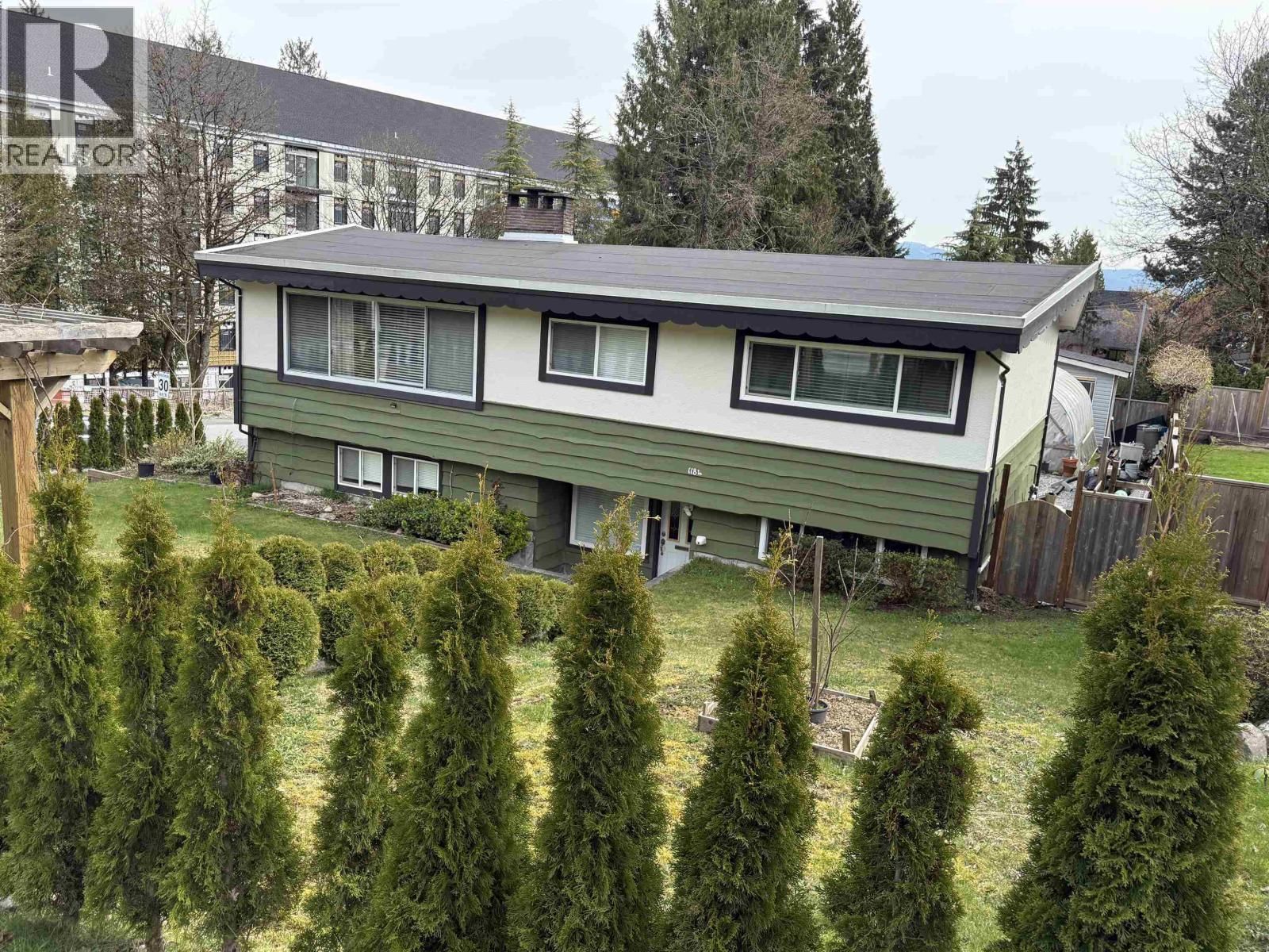 1184 GLENAYRE Drive, Port Moody, British Columbia V3H 1J7