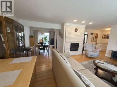 1184 GLENAYRE Drive | Port Moody British Columbia | Slide Image Nine