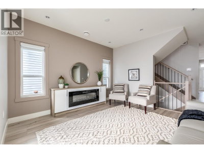 3427 VICTORIA Drive | Coquitlam British Columbia | Slide Image Four