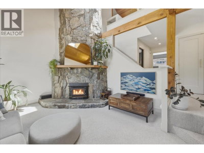6117 EAGLE Drive | Whistler British Columbia | Slide Image Fourteen