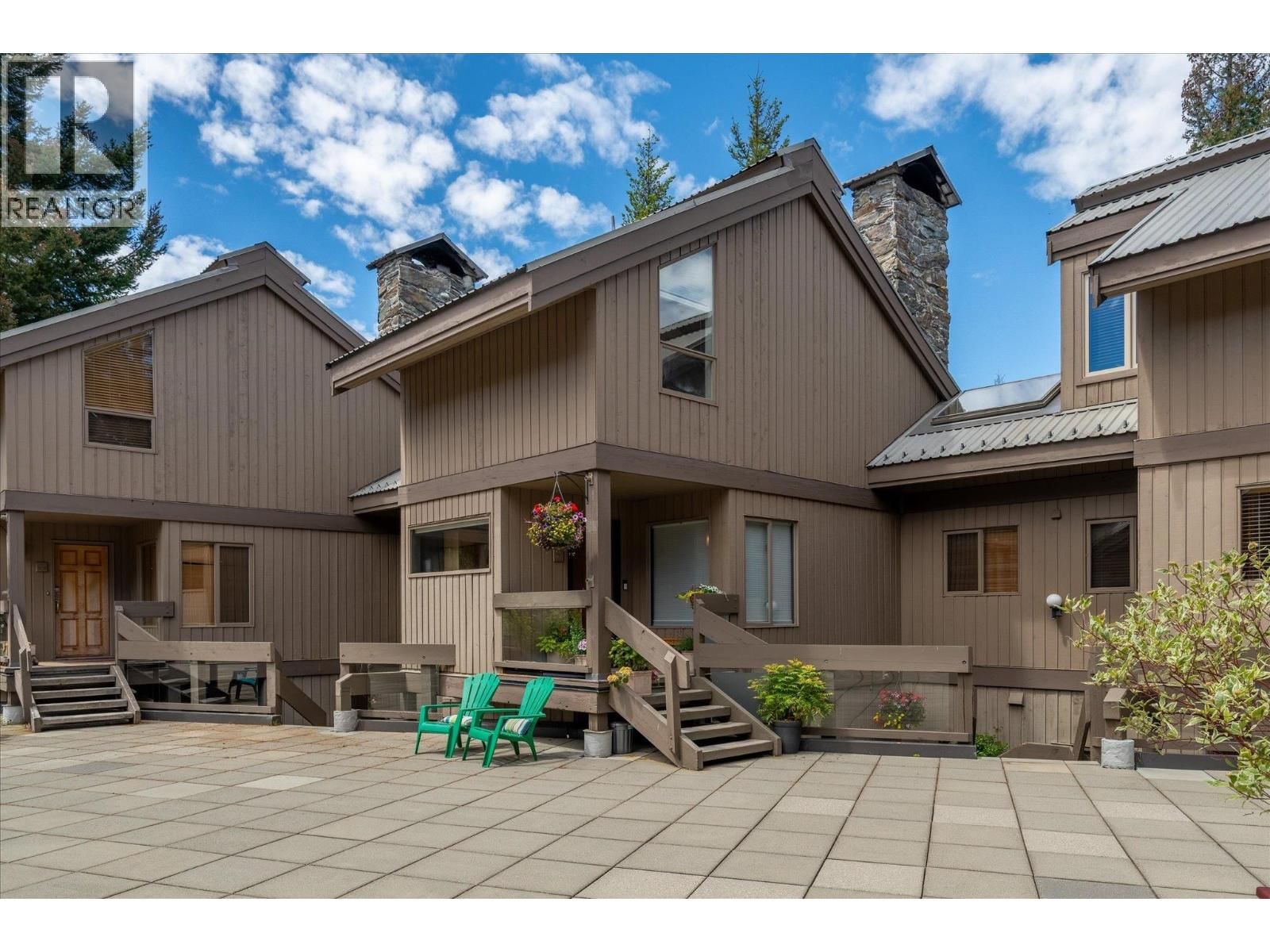 205 6117 EAGLE Drive property photo
