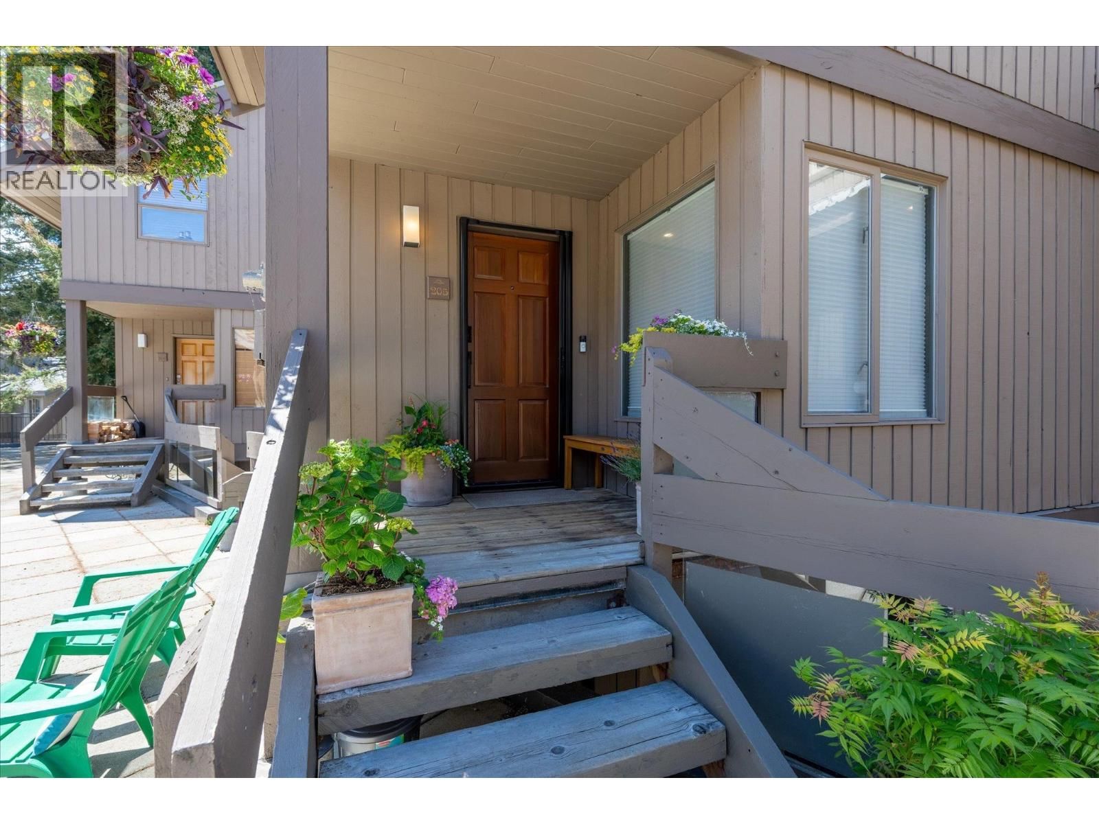 205 6117 EAGLE Drive property photo