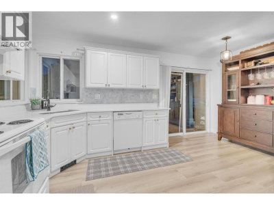23829 KANAKA Way | Maple Ridge British Columbia | Slide Image Twelve