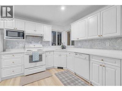 23829 KANAKA Way | Maple Ridge British Columbia | Slide Image Thirteen