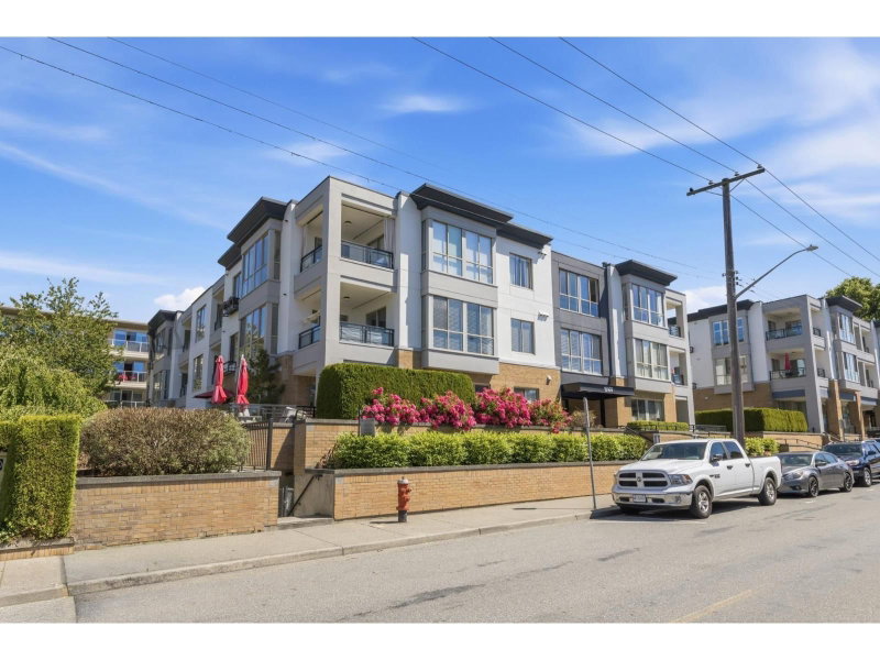 15169 BUENA VISTA Avenue White Rock British Columbia, V4B 1Y2 - 2 Bedrooms Condo For Sale