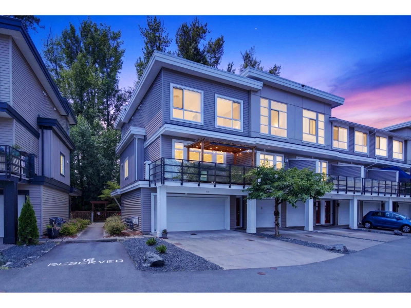 8413 MIDTOWN Way Chilliwack British Columbia, V2P 0G7 - 4 Bedrooms Condo For Sale