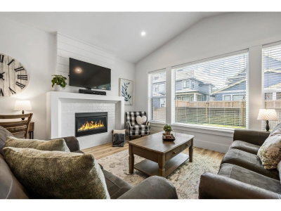 46211 PROMONTORY Road | Chilliwack British Columbia | Slide Image Three