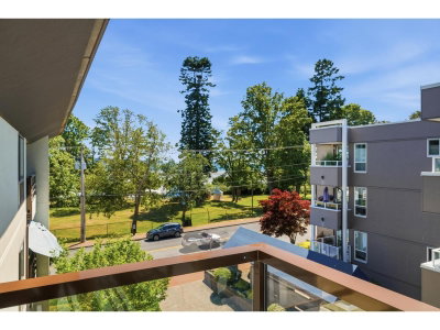 15747 MARINE Drive | White Rock British Columbia | Slide Image Twenty-seven