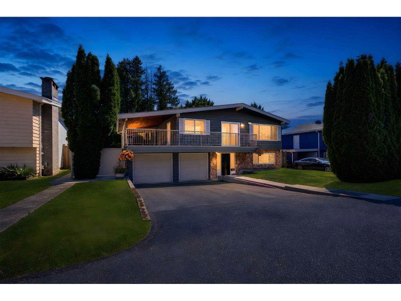 10834 84 Avenue Delta British Columbia, V4C 2L4 - 4 Bedrooms Home For Sale
