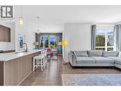 617 SMITH Avenue | Coquitlam British Columbia | Slide Image Two