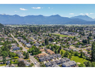 46128 RIVERSIDE Drive | Chilliwack British Columbia | Slide Image Thirty-six