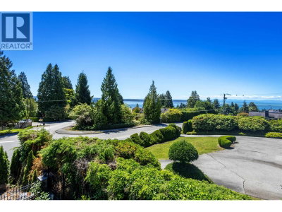 991 CROSS CREEK Road | West Vancouver British Columbia | Slide Image Forty